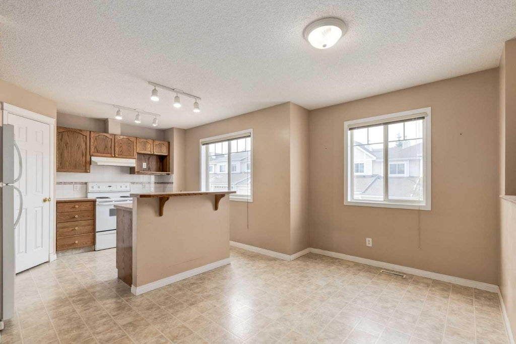 Photo of 109 Hidden Creek Gardens NW, Calgary, AB T3A 6J4 (MLS # A2343983)
