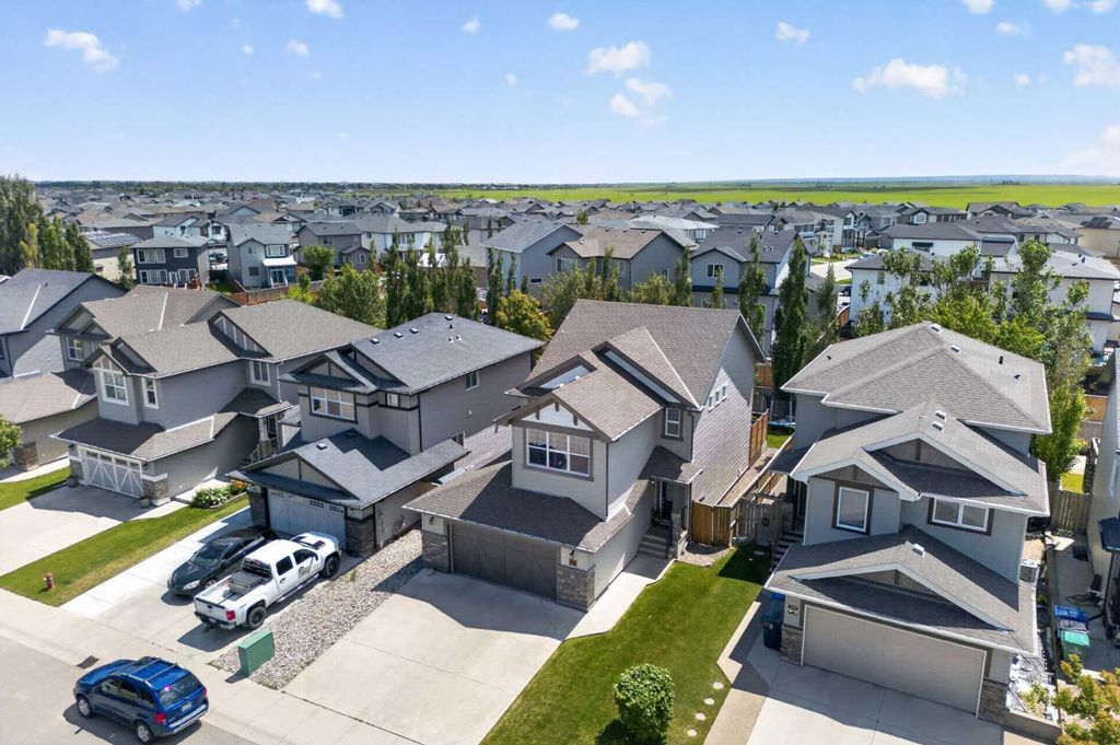 Photo of 318 Twinriver Road W, Lethbridge, AB T1J 5B9 (MLS # A2322659)