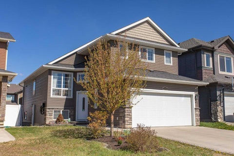 Photo of 242 Viscount Drive, Red Deer, AB T4R 0M7 (MLS # A2314350)