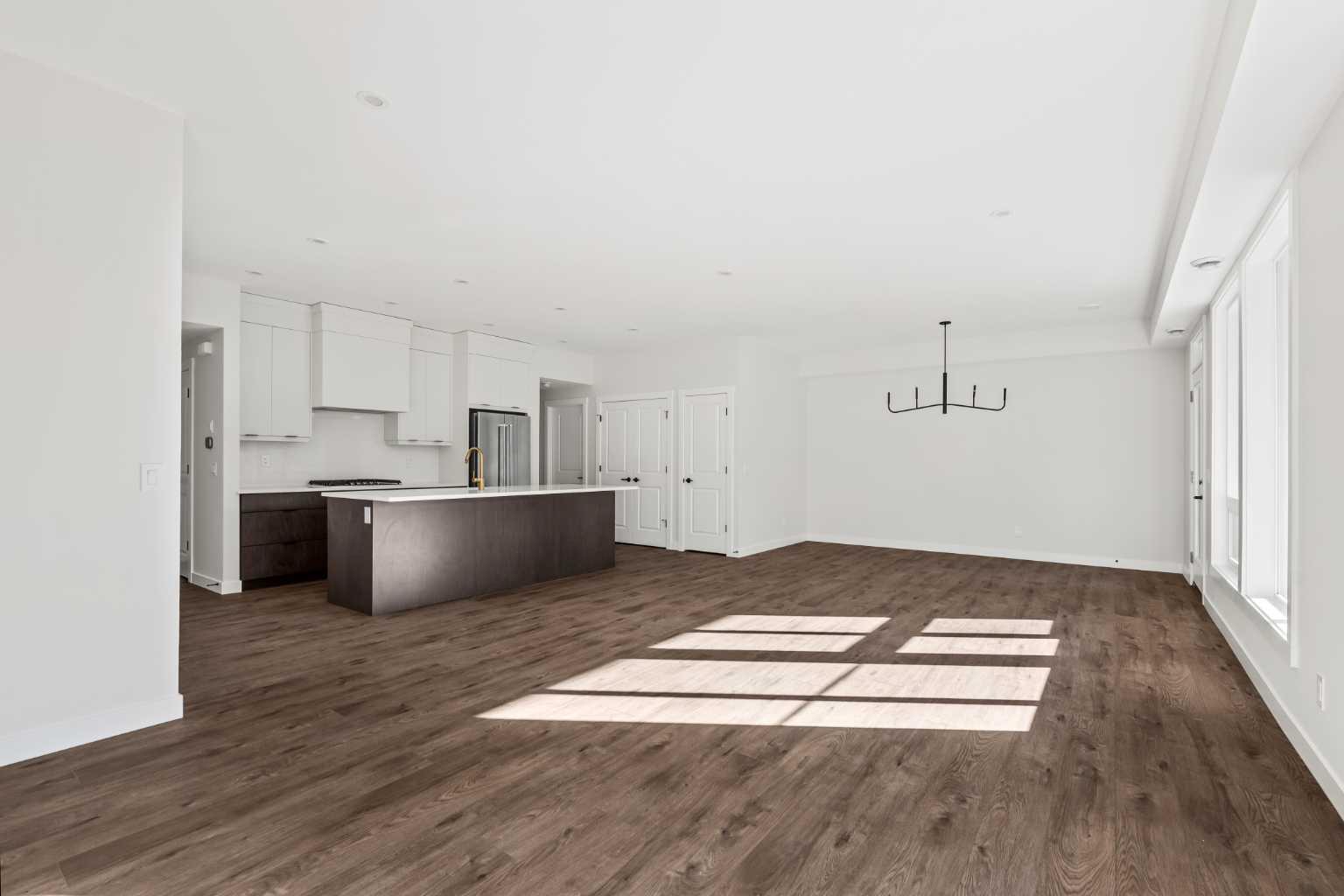 609 Sovereign Common SW