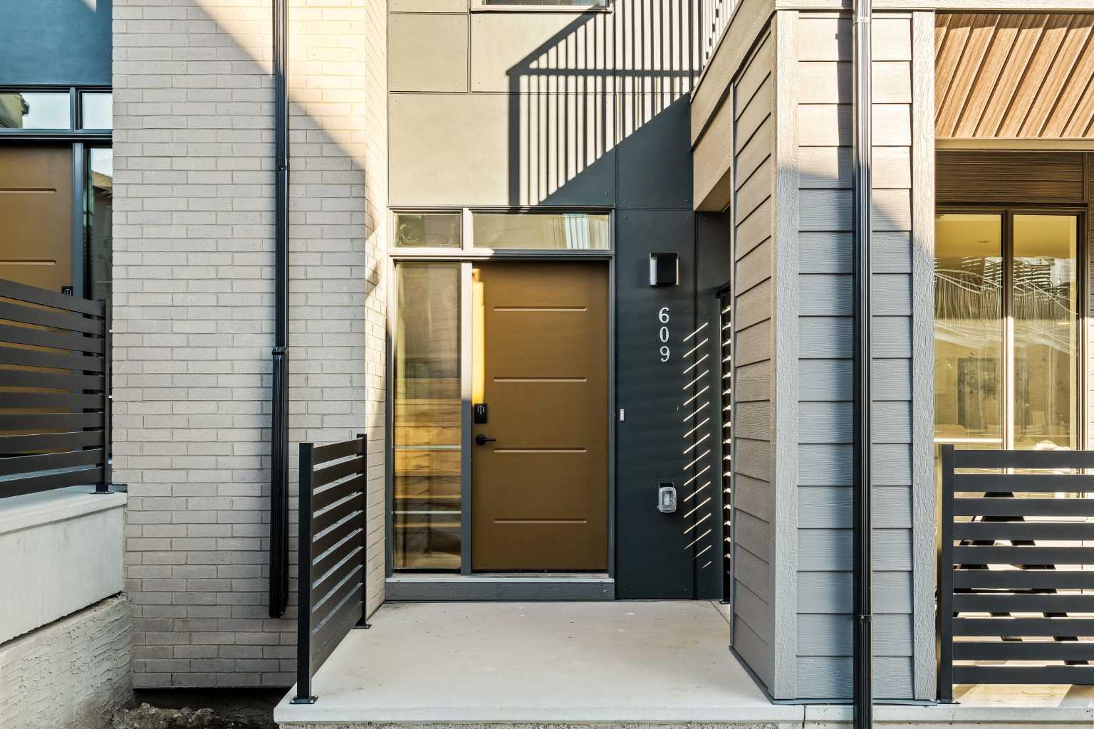 609 Sovereign Common SW