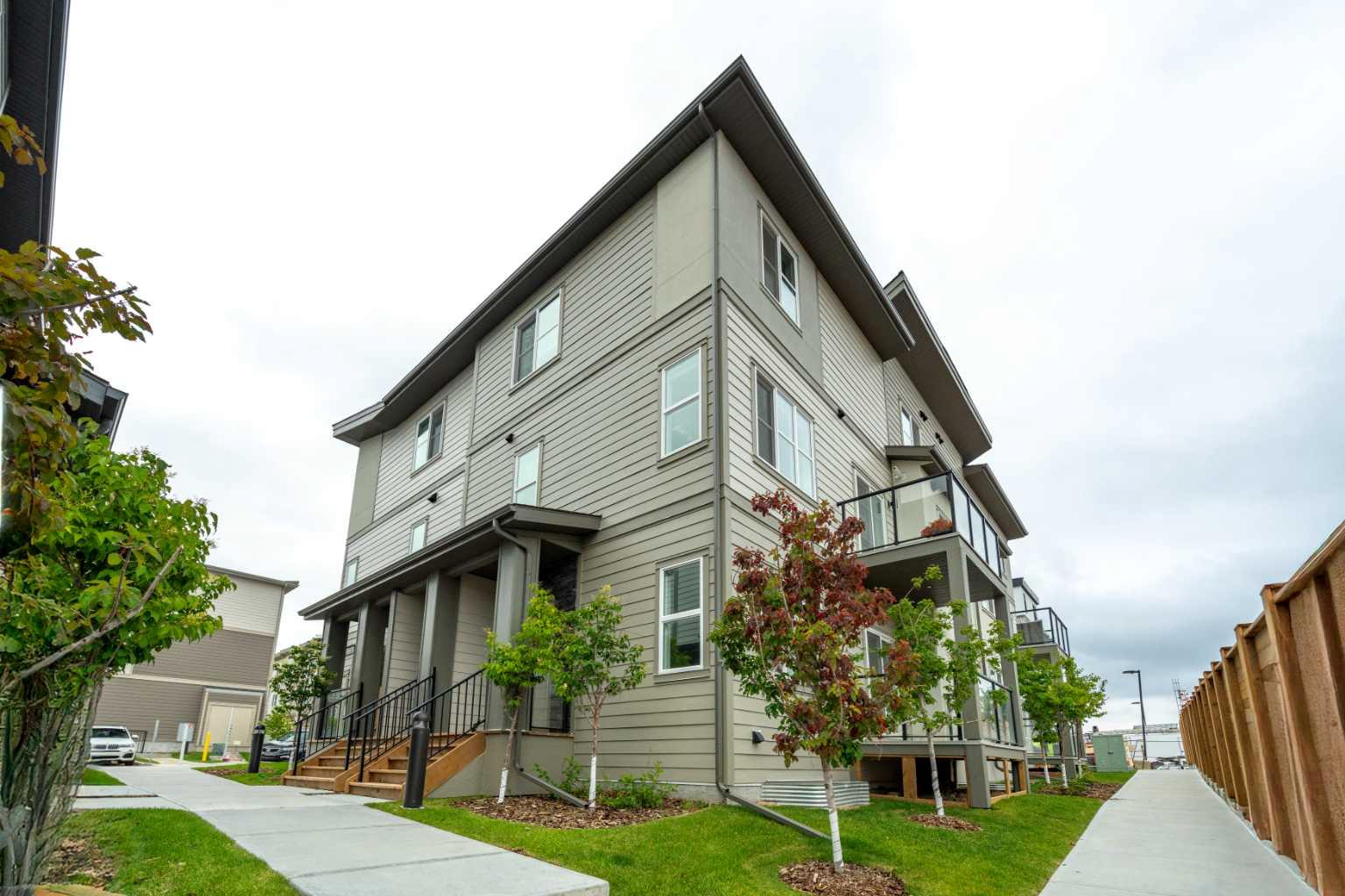 2117 81 Street SW 60