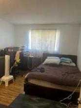 168 & 166 Dovertree Place SE