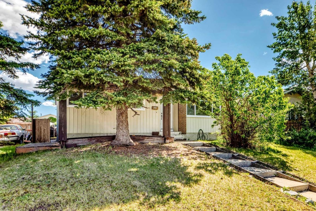 Photo of 3224 Rundlelawn Road NE, Calgary, AB T1Y 3H5 (MLS # A2317756)