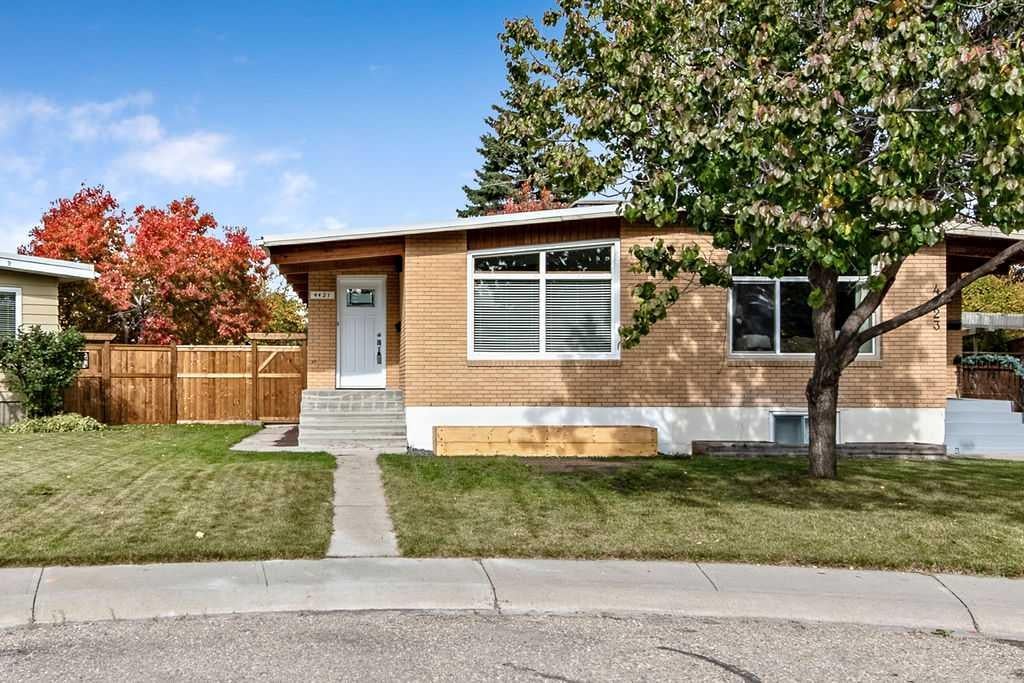 Photo of 4421 Vissar Crescent NW, Calgary, AB T3A 0M6 (MLS # A2349534)