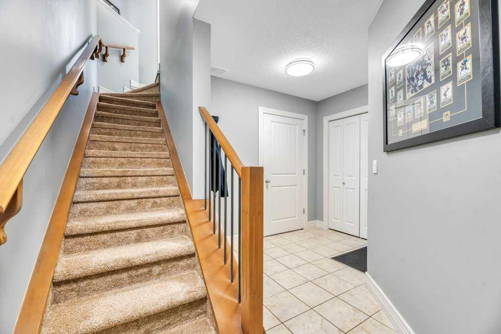 172 Rockyledge View NW 8