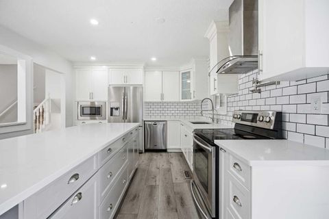 Photo of 187 Templeton Circle NE, Calgary, AB T1Y 4G6 (MLS # A2317903)