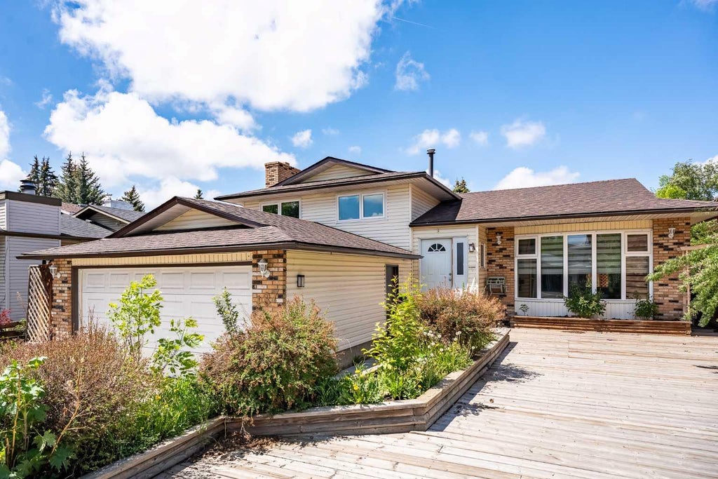 Photo of 187 Templeton Circle NE, Calgary, AB T1Y 4G6 (MLS # A2317903)