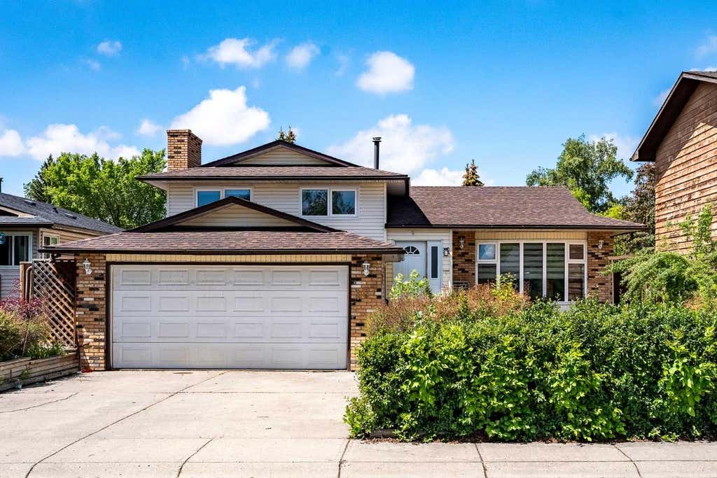 Photo of 187 Templeton Circle NE, Calgary, AB T1Y 4G6 (MLS # A2317903)