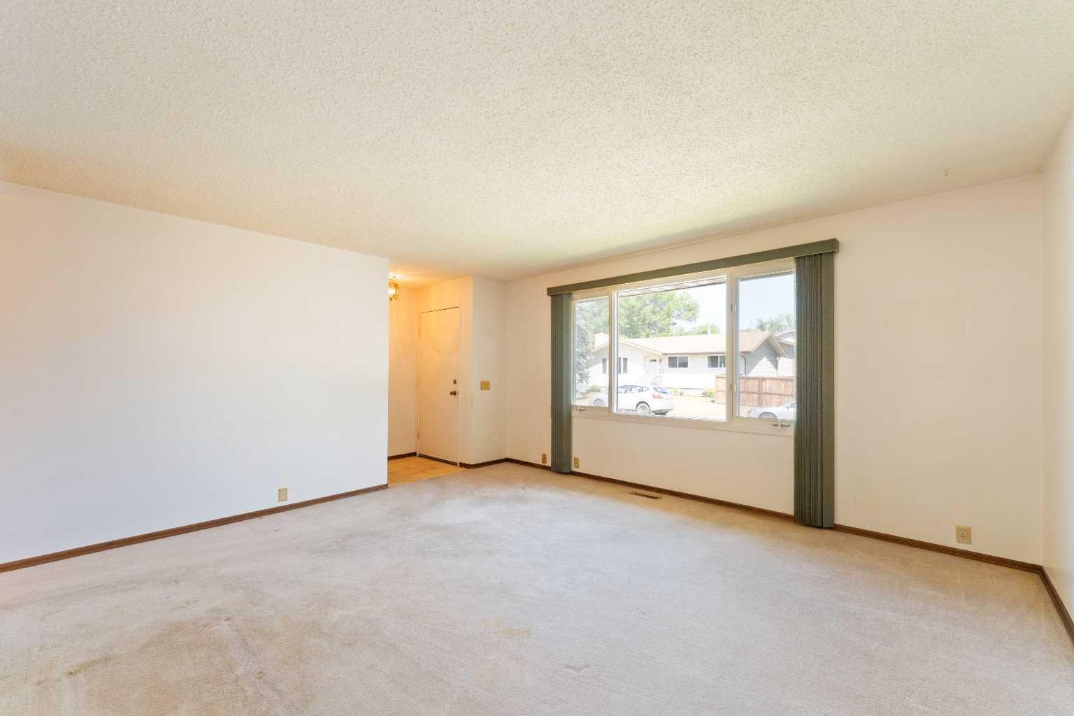 1015 Lysander Drive SE
