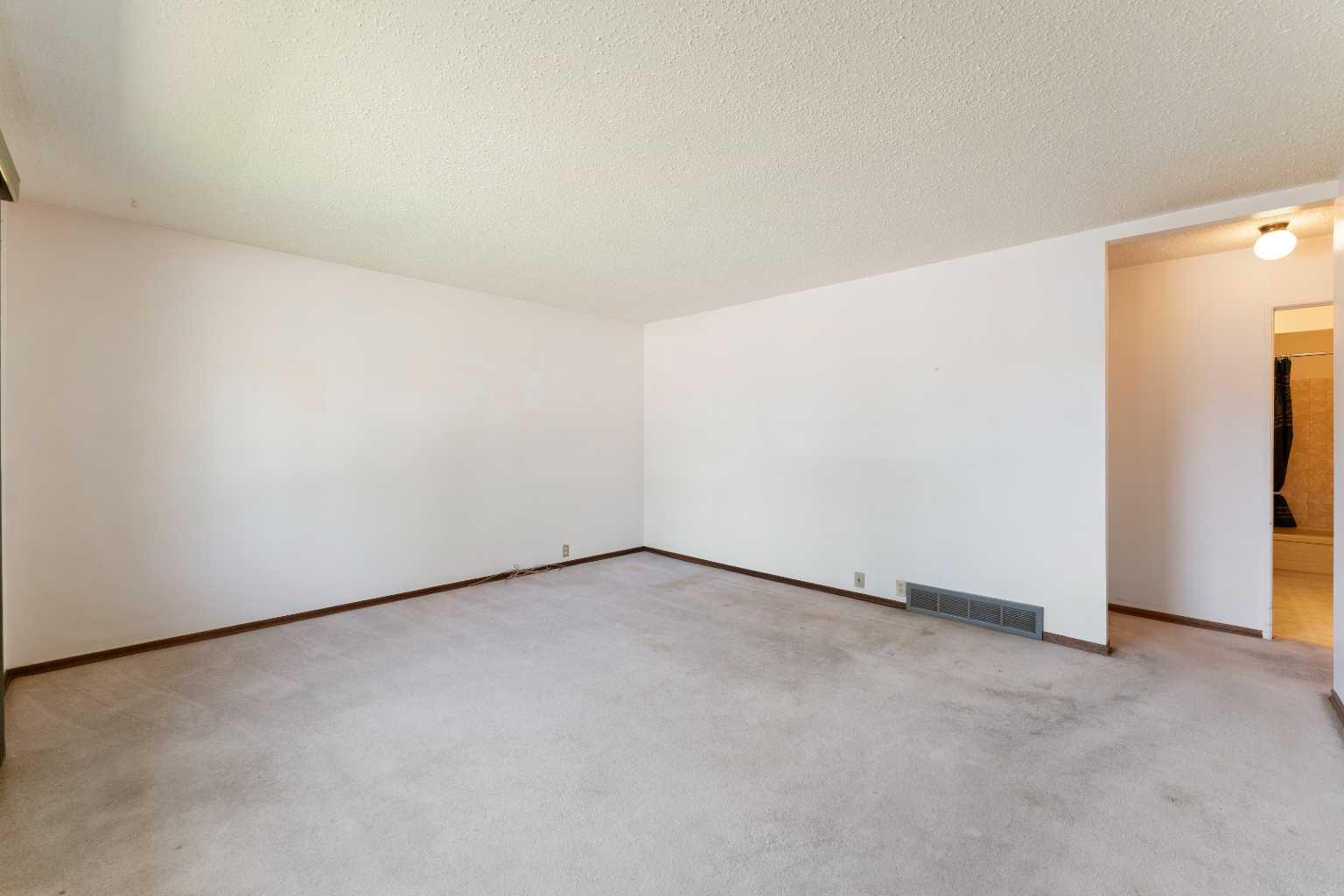 1015 Lysander Drive SE