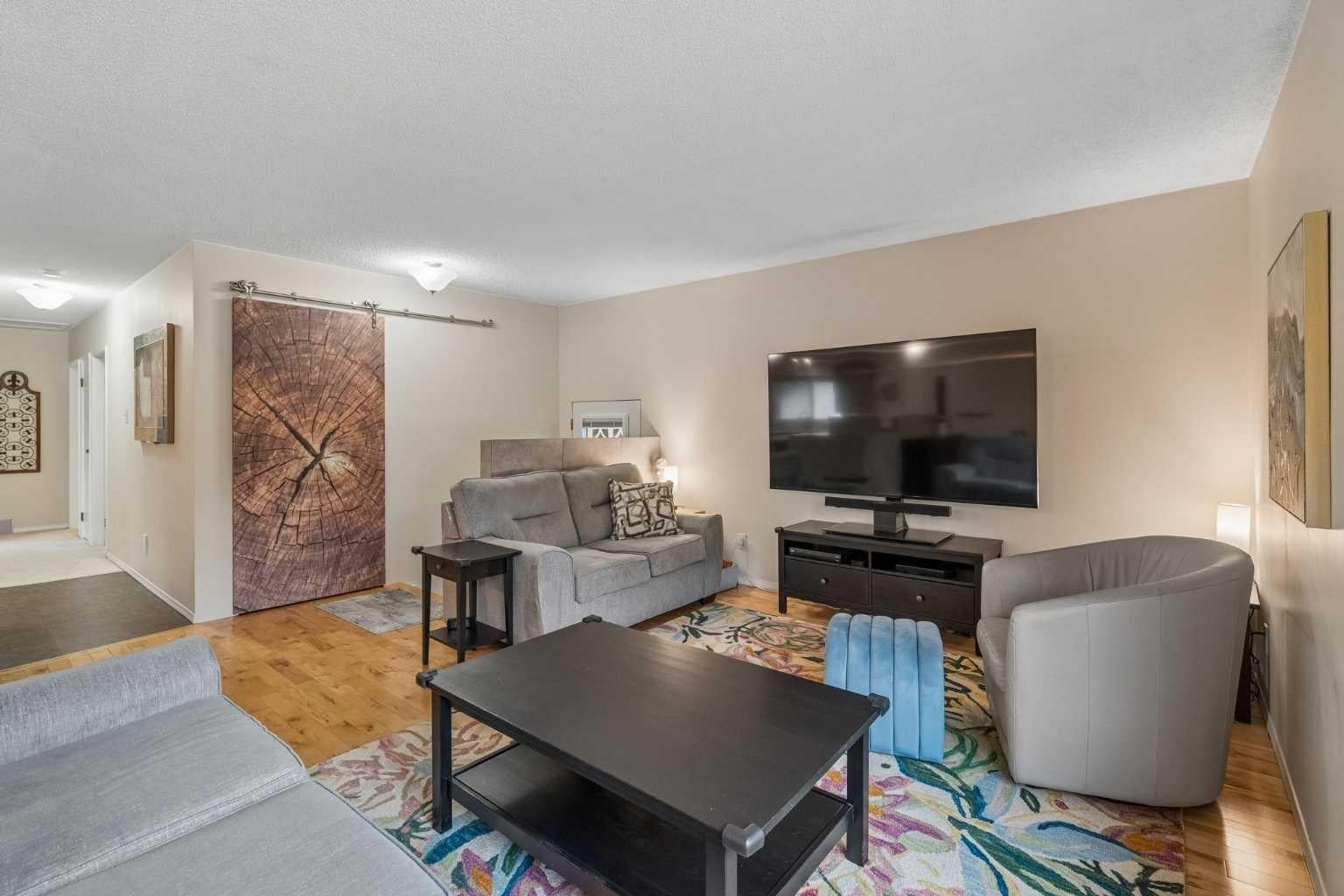 1403 104 Avenue SW