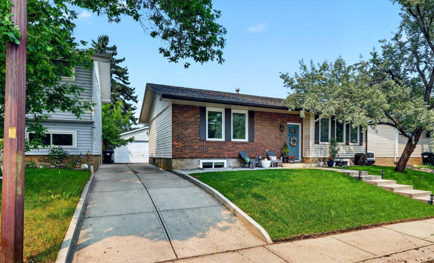 1820 Lysander Crescent SE