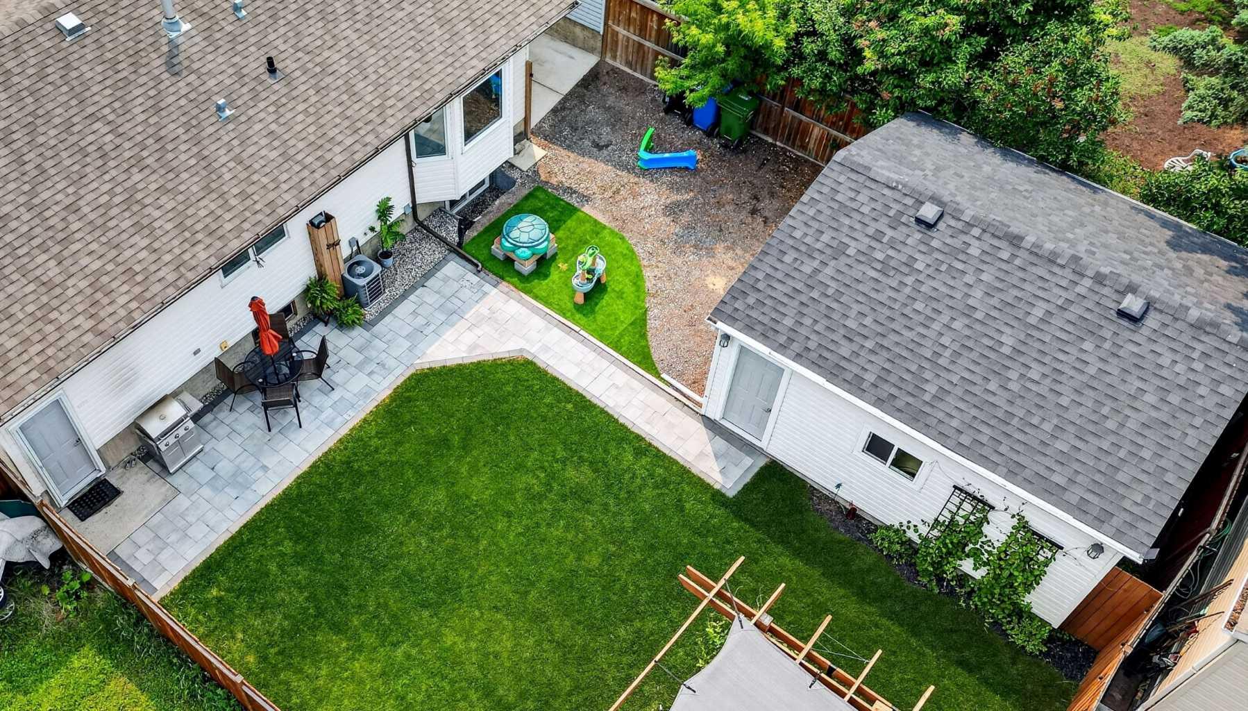 1820 Lysander Crescent SE