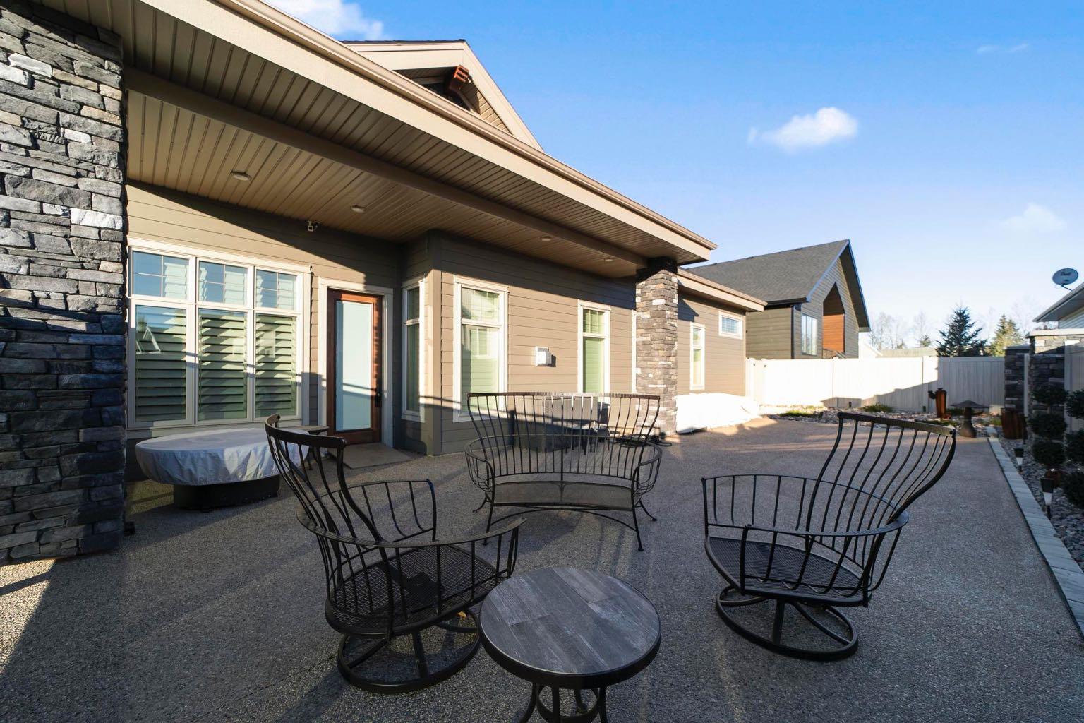 2903 61 Street Close