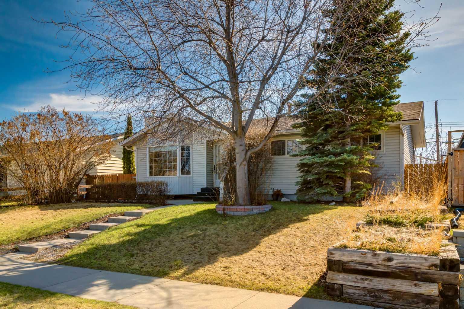 367 Acadia Drive SE