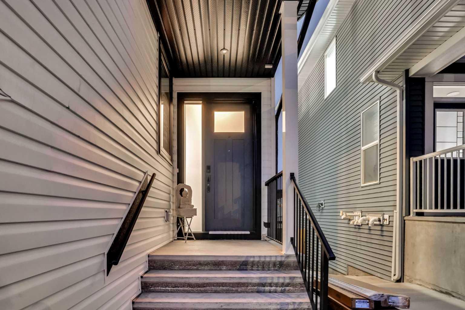 54 Calhoun Crescent NE