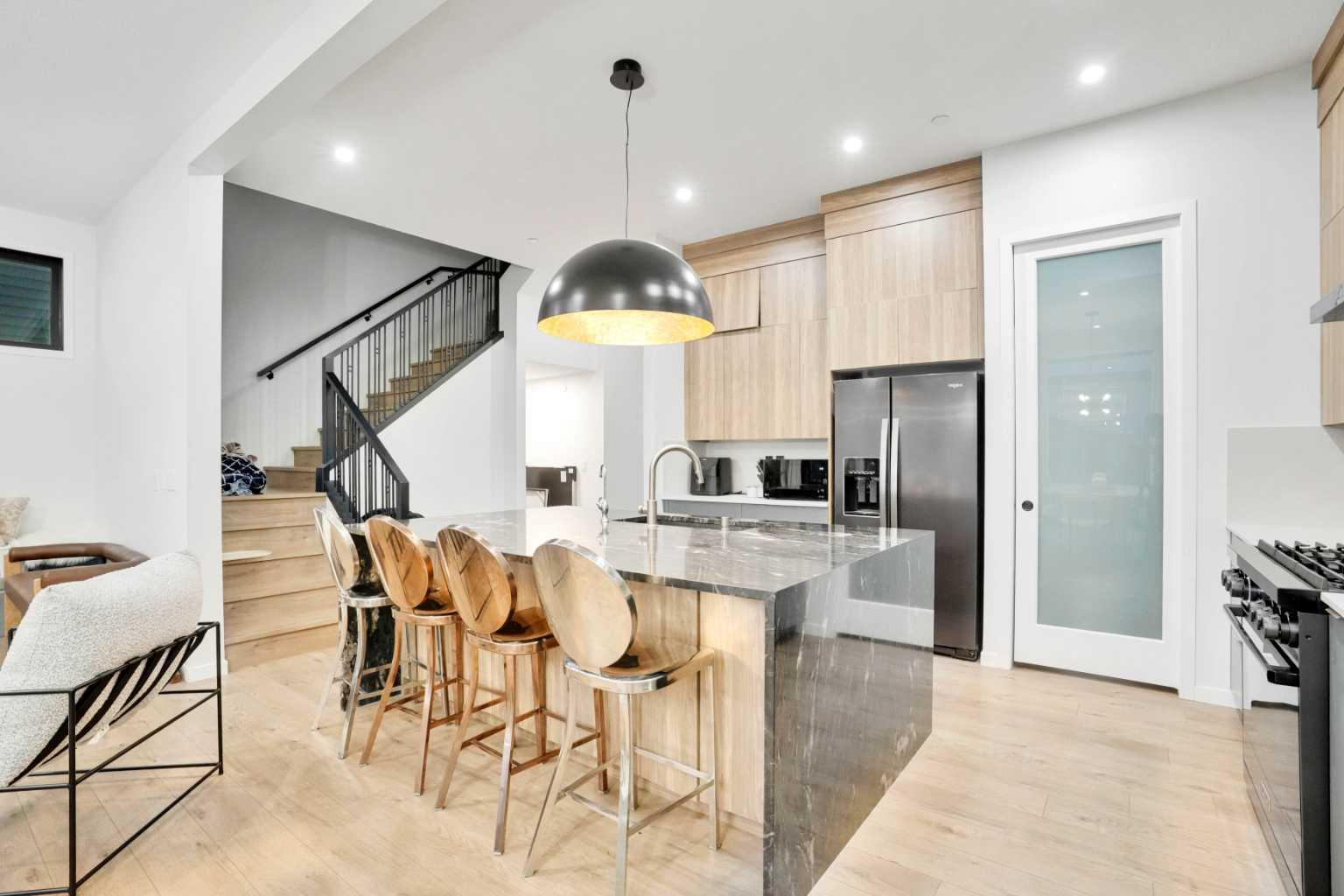 54 Calhoun Crescent NE