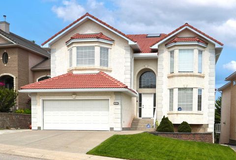 Photo of 307 Hampstead Way NW, Calgary, AB T3A 6E6 (MLS # A2311160)