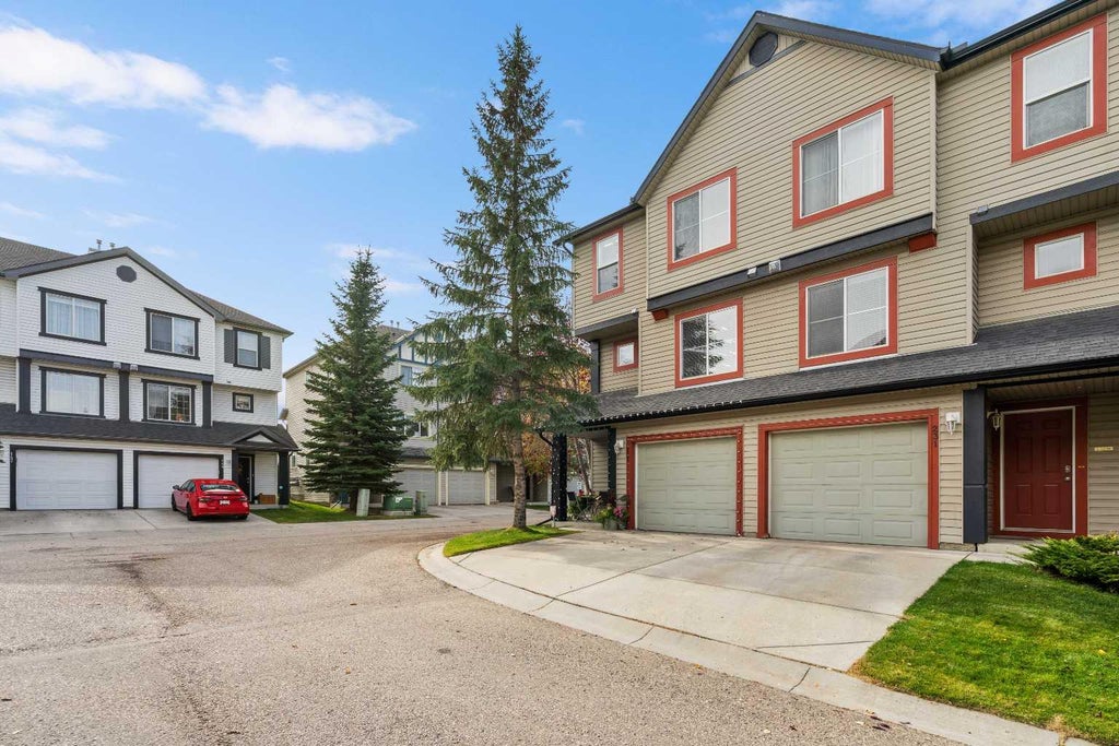 Photo of 231 Copperfield Lane SE, Calgary, AB T2Z 4T3 (MLS # A2352512)