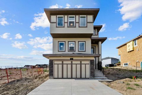 129 Heritage Boulevard Cochrane AB T4C 3G8