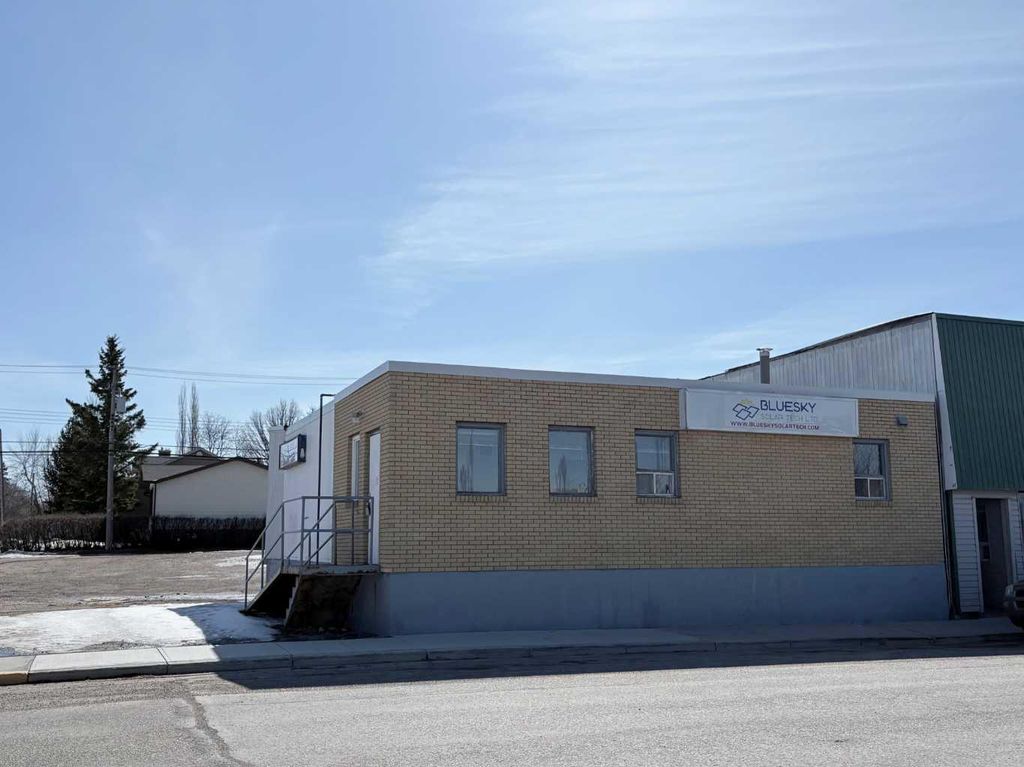 Photo of 4901 49 Avenue, Olds, AB T4H 1E3 (MLS # A2300627)