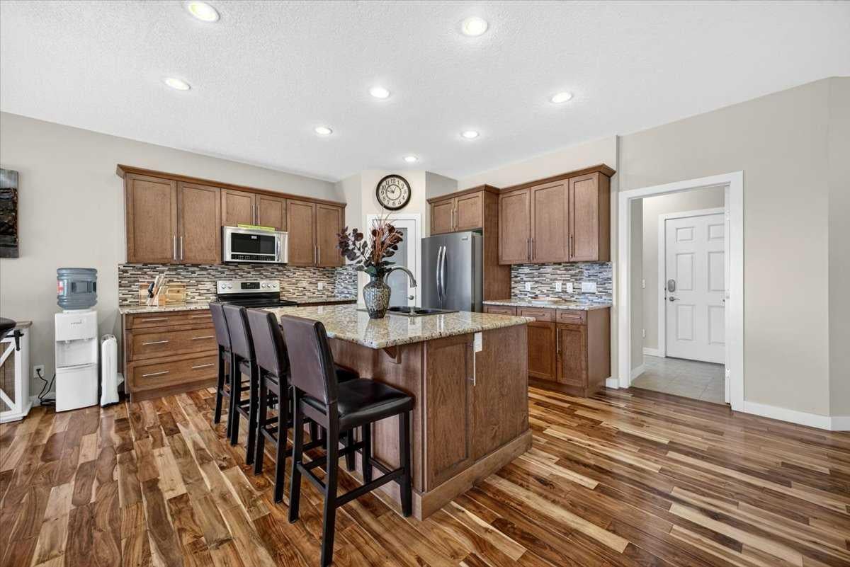 134 Hanson Drive NE