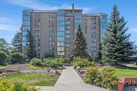 Photo of 4555 Varsity Lane NW #903, Calgary, AB T3A 2V6 (MLS # A2314273)