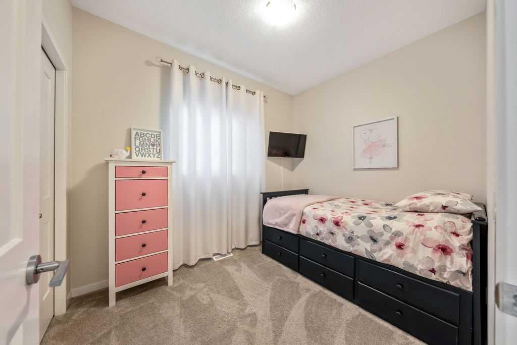 529 Montana Bay SE