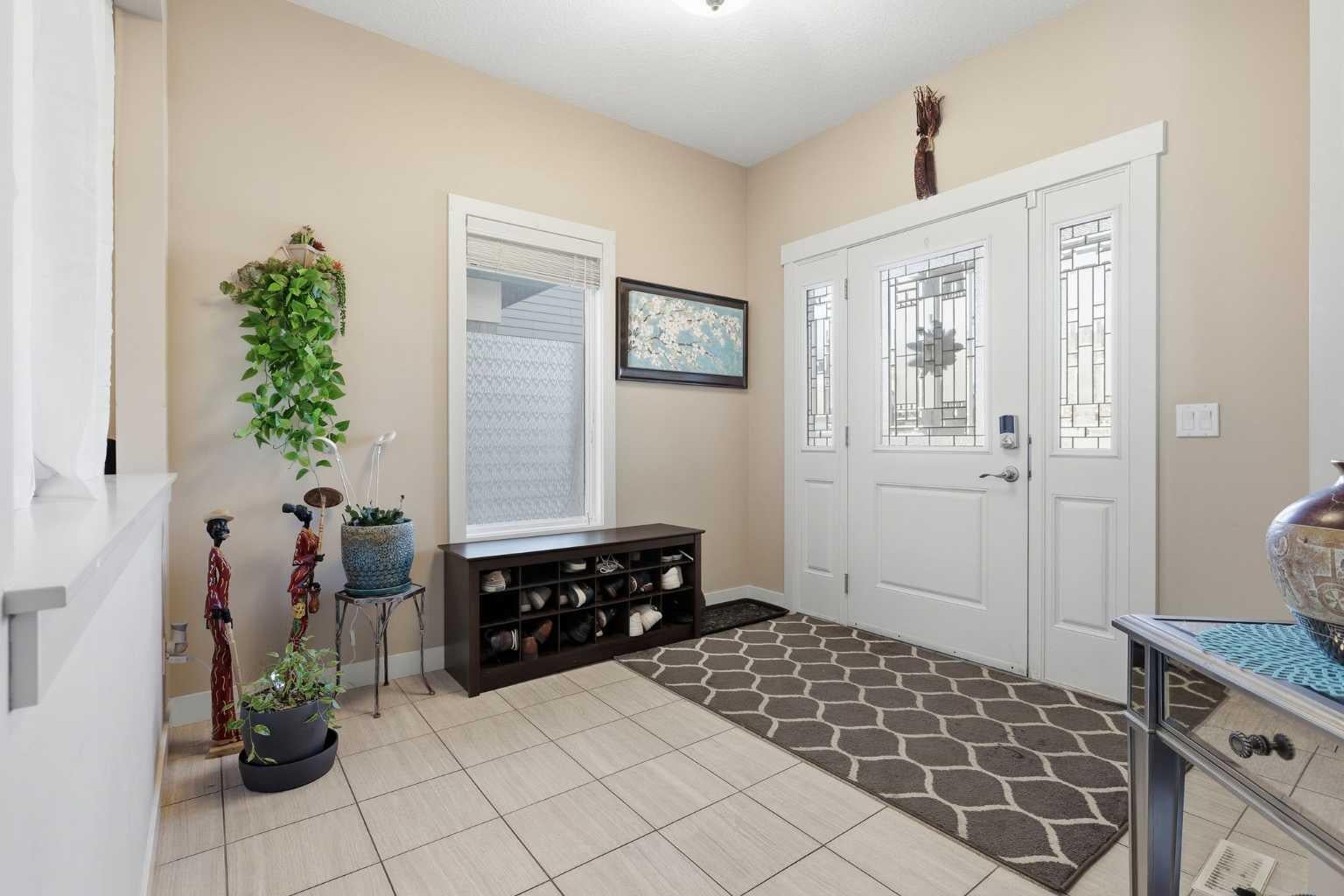 19 Mount Rae Heights