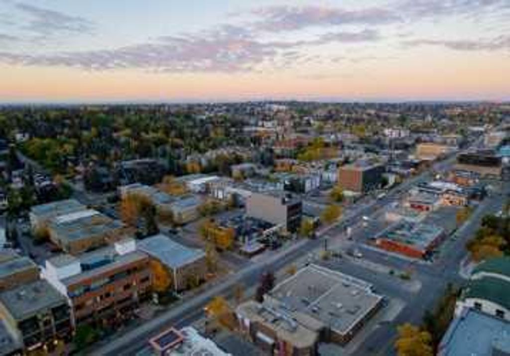 Photo of 1135 17 Avenue SW #300, Calgary, AB T2T 0B6 (MLS # A2311137)