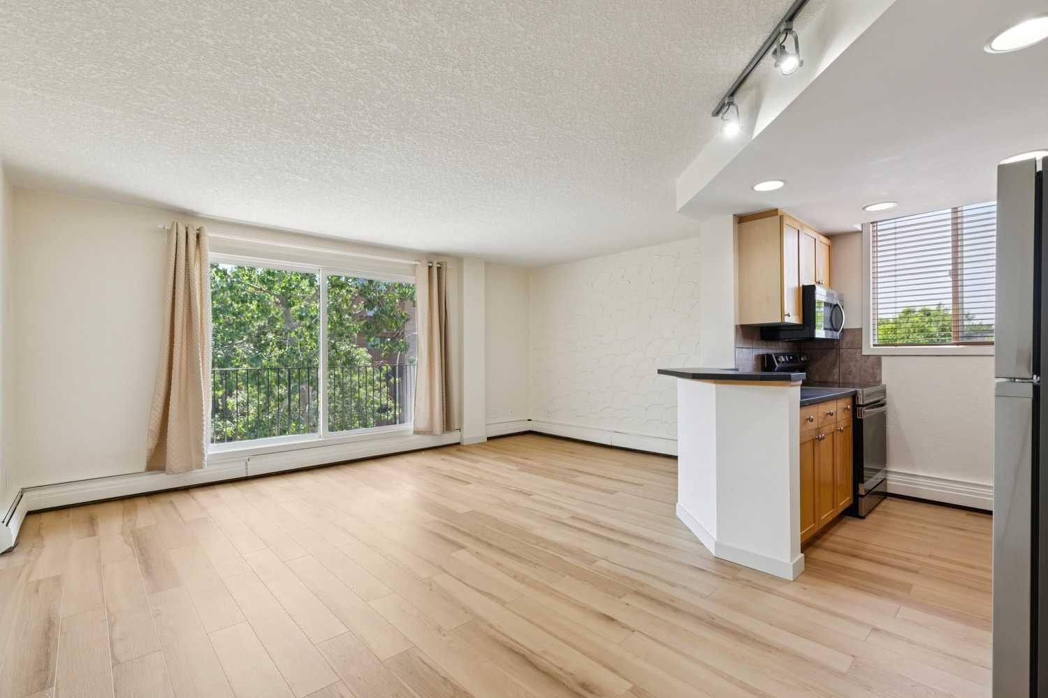 340 4 Avenue NE 405