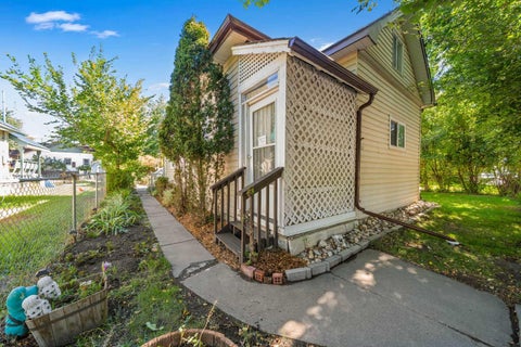Photo of 511B Maple Avenue SE, Medicine Hat, AB T1B 3A6 (MLS # A2341695)