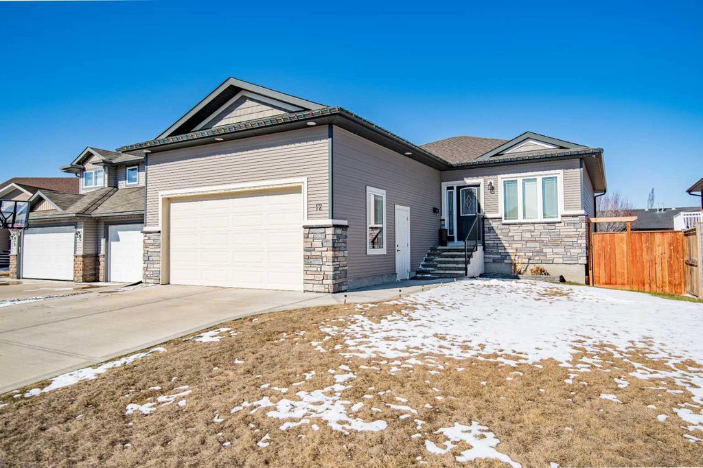 Photo of 12 Cyprus Road, Blackfalds, AB T4M 0C5 (MLS # A2305585)