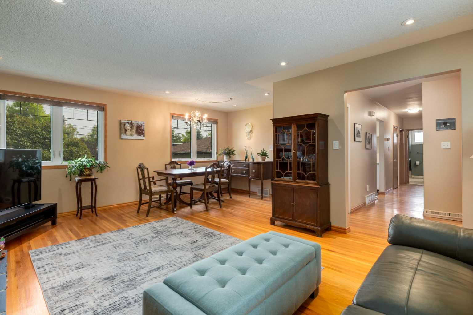 48 Chancellor Way NW