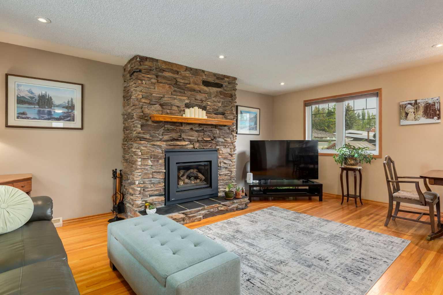 48 Chancellor Way NW