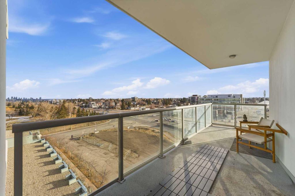 Photo of 77 Spruce Place SW #702, Calgary, AB T3C 3X6 (MLS # A2280888)