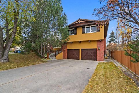 Photo of 124 Canterbury Drive SW, Calgary, AB T2W 2G1 (MLS # A2267789)