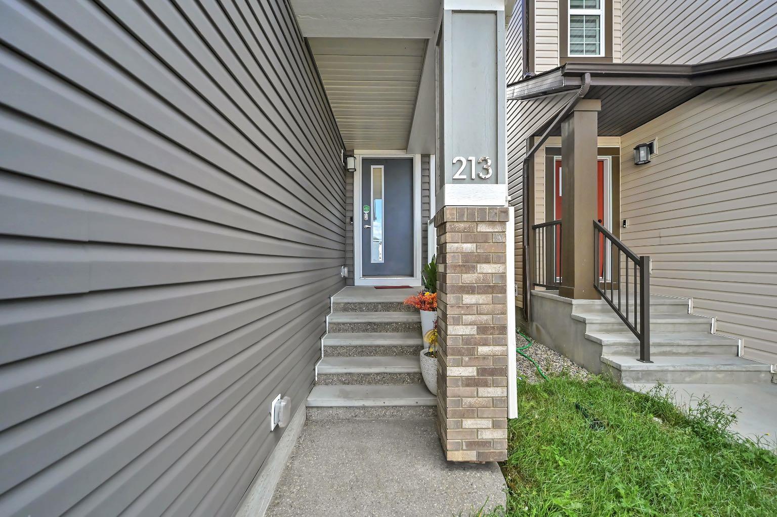 213 Walgrove Boulevard SE