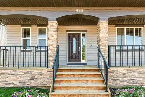 973 Channelside Road SW Airdrie AB T4B 3J4