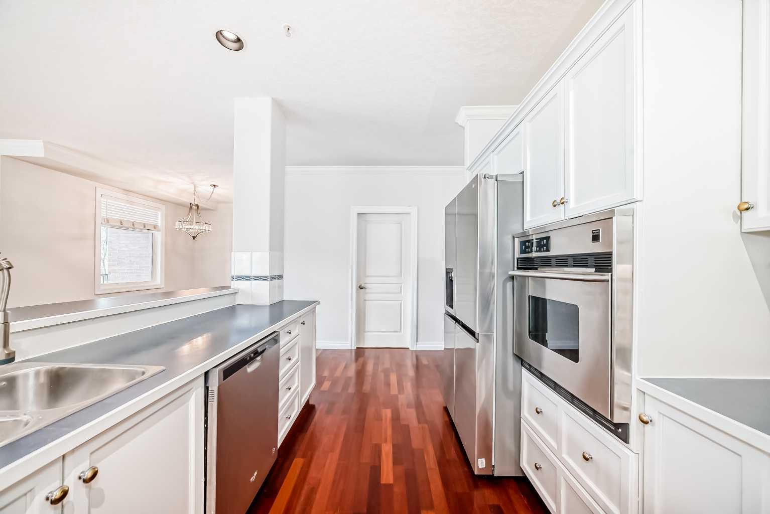 59 22 Avenue SW 214