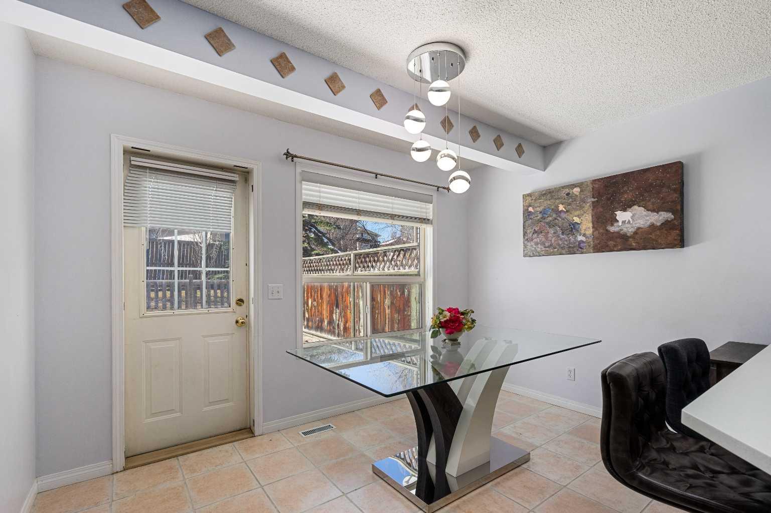 271 Citadel Meadow Grove NW