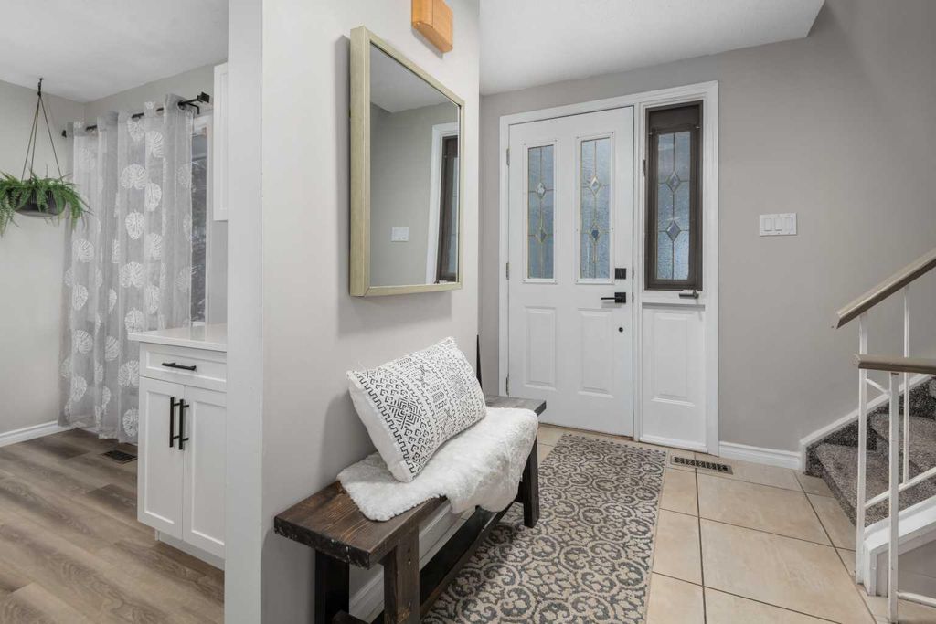 Photo of 2210 Oakmoor Drive SW #11, Calgary, AB T2V 4R4 (MLS # A2286512)