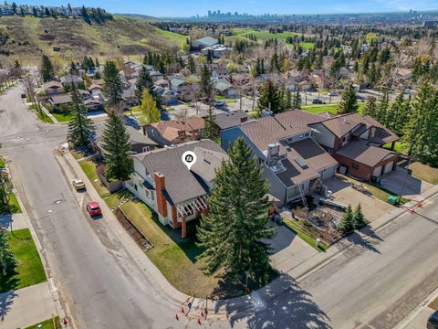 Photo of 4 Edgehill Crescent NW, Calgary, AB T3A 2X6 (MLS # A2294402)