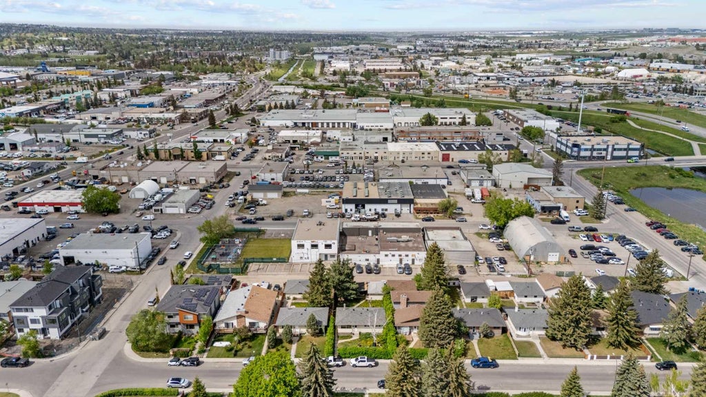 Photo of 616 34 Avenue NE, Calgary, AB T2E 2K2 (MLS # A2347696)