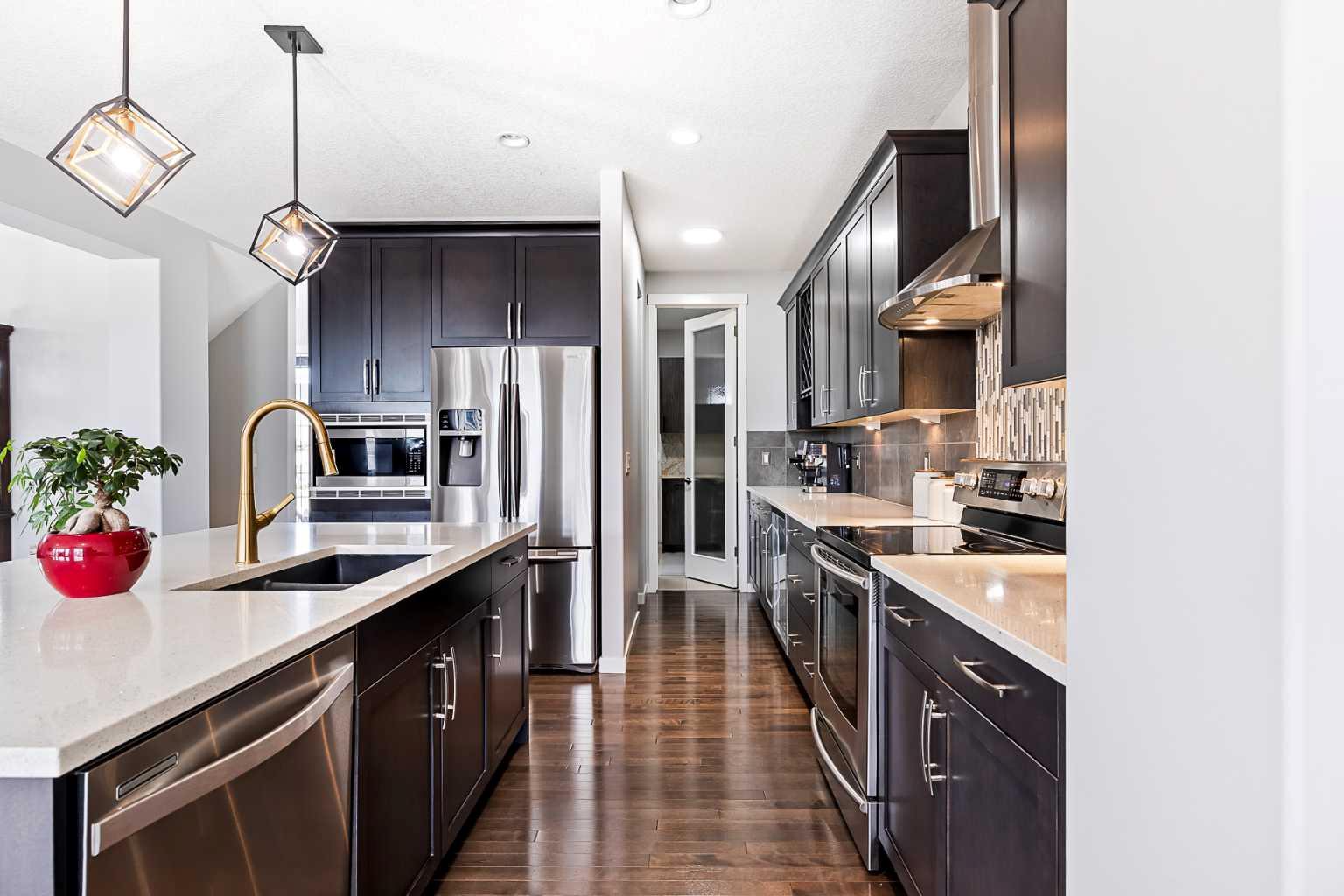 66 Skyview Point Rise NE