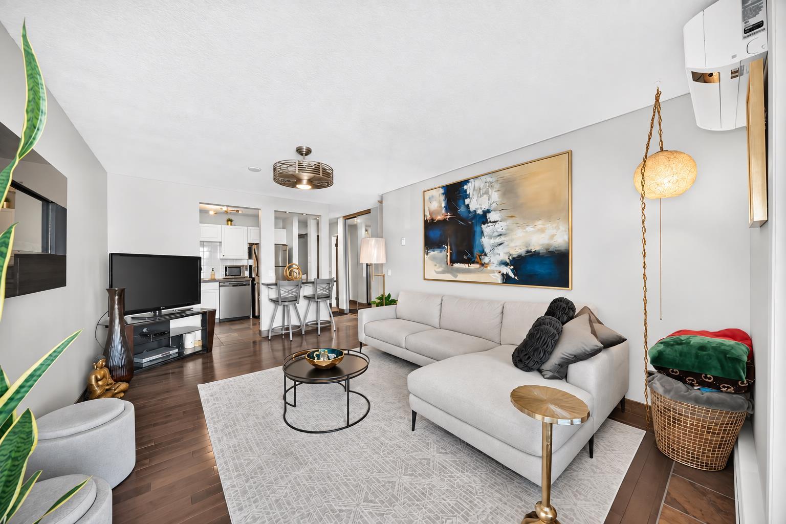 1810 11 Avenue SW 206