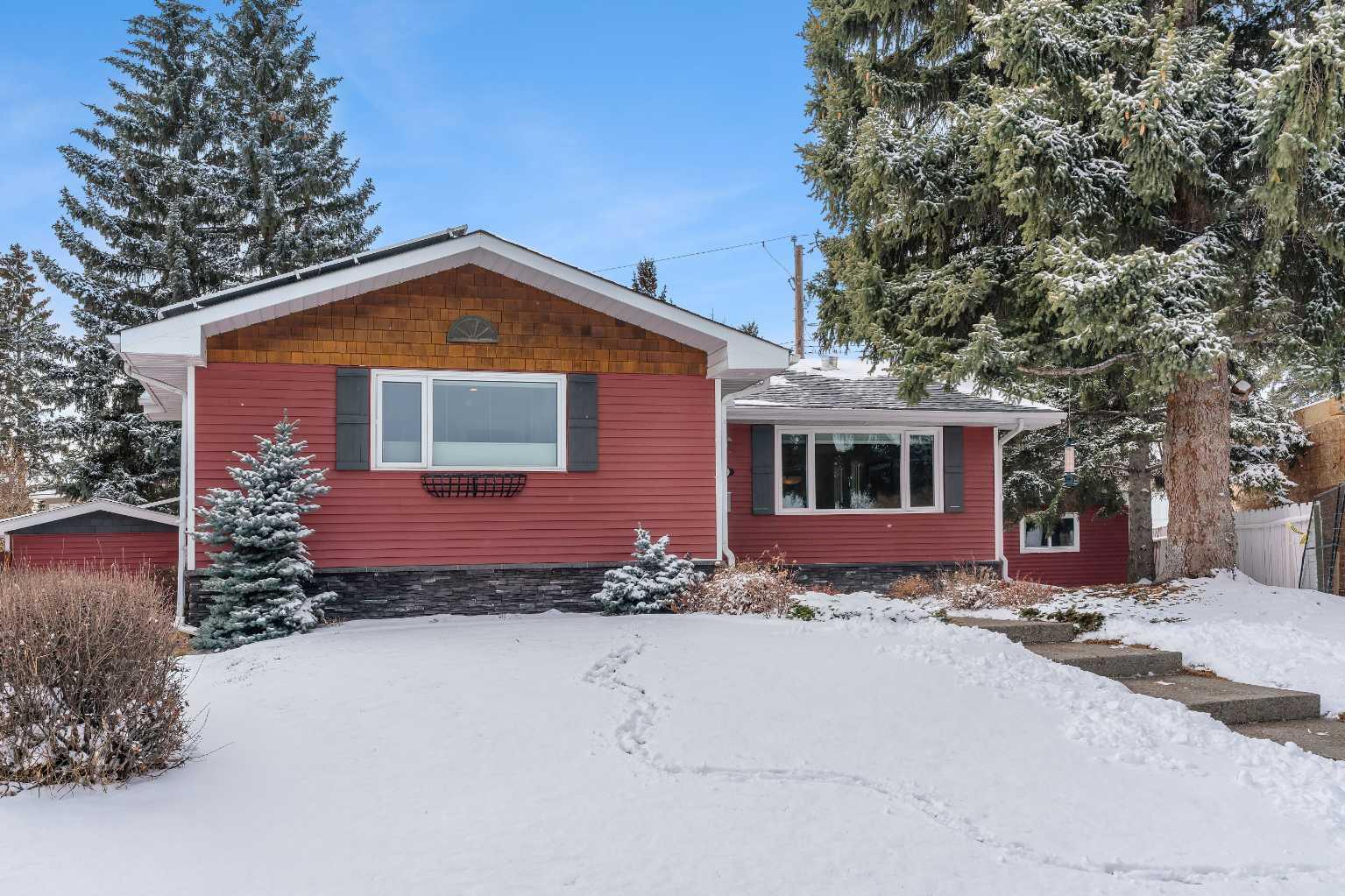 5411 Ladbrooke Drive SW