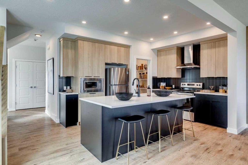 Photo of 124 Southbow Village Way, Cochrane, AB T4C 3J9 (MLS # A2283420)