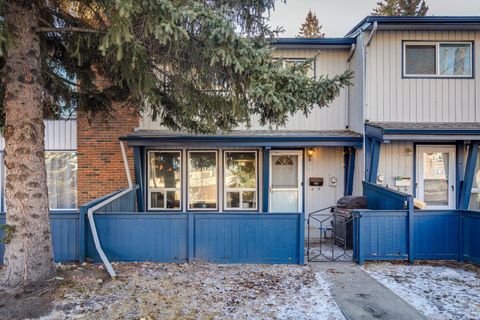 Photo of 5315 53 Avenue NW #3, Calgary, AB T3A 2E7 (MLS # A2295376)